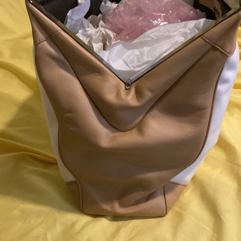 Gucci Handbag - Picture 4 of 14